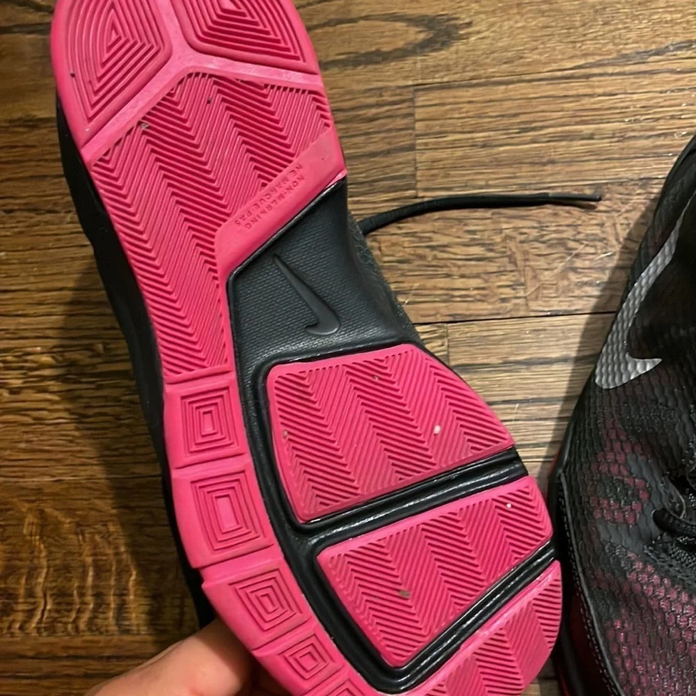 Nike air without a doubt pink and black basketball sneakers